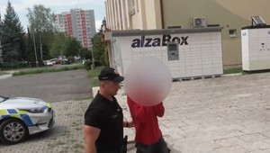 Noc hrôzy v Humennom: Zaútočil na spiaceho kamaráta nožom, súd rozhodol expresne