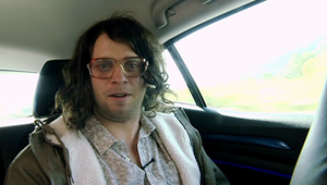 Prachař cestuje na Kysuce, rozhodl se splynout s místním davem: Co říkáte na jeho přestrojení?