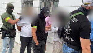 Falošní policajti či lekári: Chytili podvodníkov, ktorí vylákali od seniorov státisíce eur