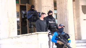 Syn bývalého poslanca a ďalší muži obvinení z predaja drog budú stíhaní väzobne