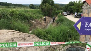 Žena v potoku objavila ľudské pozostatky. Teraz našli ďalšie