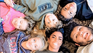 Je TOTO správne?! Známa modelka nakúpila svojej 5-ročnej dcére kopu líčidiel!