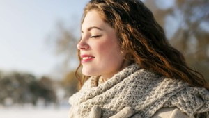 Vyzerá váš mejkap v zime horšie? Tieto CHYBY robí väčšina žien bez toho, aby o tom vedela!