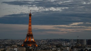 Nepovolená pyrotechnika pri Eiffelovke: Parížska polícia zadržala 40 ľudí