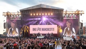 Svetové hviezdy odspievali benefičný koncert v Manchestri