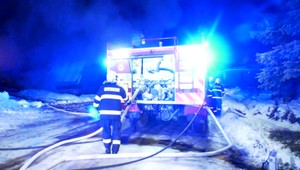 Rodinu Bučkovcov vyhnali z postele plamene. Škody sú obrovské