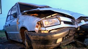 Tragédia v Košiciach. Auto sa prevracalo, vodič (†61) vypadol