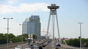 Rekonštrukcia Mosta SNP stále nie je dokončená. Vozovku budú opravovať