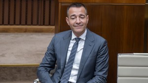 O odvolávaní Druckera poslanci nerokovali. Návrh sa presúva na jeseň