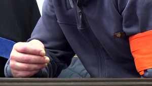 Muž, u ktorého našli náplasti s drogami sa postavil pred súd. Odchádzal mimoriadne spokojný