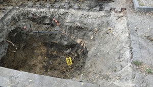 Počas výkopových prác našli ľudské pozostatky. Podľa archeológa nemajú viac ako 50 rokov