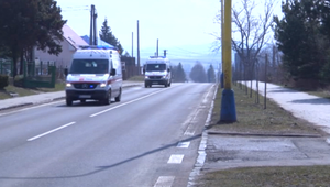 Traja chlapci sadli na jeden bicykel a zrazili sa s autom. Po náraze preleteli cez vozidlo