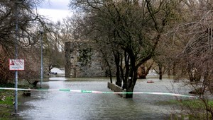 Na Myjave sa vyliala voda z koryta. Škody na majetku rastú