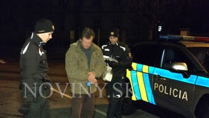 Pri kostole našli dobodanú mladú ženu. Podozrivého zadržali