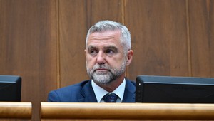 Podpredseda parlamentu Tibor Gašpar nevylúčil vystúpenie z EÚ. Jeho výrok rozvíril napätie na politickej scéne
