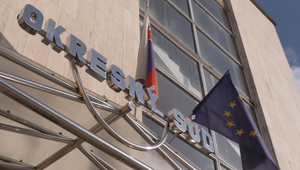 Policajti čelili útoku aj vyhrážkam zabitím, agresor skončil v cele