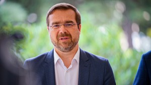 Minister zdravotníctva Krajčí pre TV JOJ: Bežná populácia sa k očkovaniu možno dostane až na jeseň