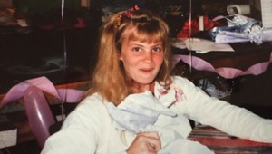 Spoznávate krásnu herečku? Mnohým sa z nej teraz podlamujú kolená!