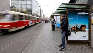 Ako to nespackať: Možno fajčiť elektronické cigarety na zastávkach?