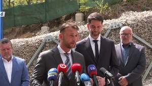 Tlačová beseda ministra vnútra k sanácii nebezpečného svahu
