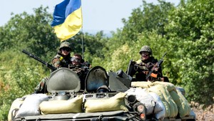 Rebeli na Ukrajine vytiahli bielu vlajku, Kyjev odmietol prímerie