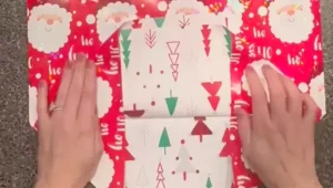 Geniálny trik, ako premeniť baliaci papier na krásnu darčekovú tašku: TOTO vyskúšajte!