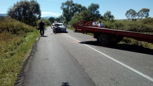 Pri Spišskom Štvrtku sa zrazilo auto s traktorom, na mieste zasahoval vrtuľník