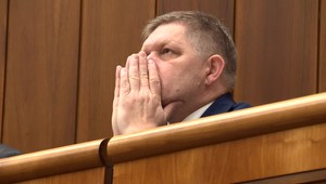 Kvôli Ficovi zvolali mimoriadny branno-bezpečnostný výbor. Podľa Smeru mali s obvinením počkať