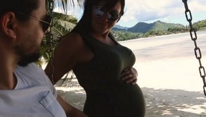 Česká speváčka je TEHOTNÁ! Podarilo sa jej to utajiť rovnako ako svadbu