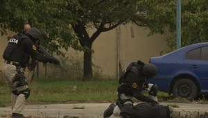 Policajné zákroky musia byť adekvátne. Policajtov začali školiť