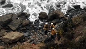 Žena spadla s autom z útesu, po týždni ju našli živú