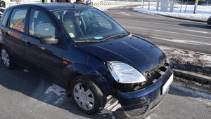 Havarovali a tvrdia: Obaja sme mali zelenú. Polícia teraz hľadá svedkov nehody