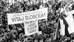 Slovensko si pripomína 17. november, napriek zrušenému voľnu dávajú mnohé inštitúcie deň voľna