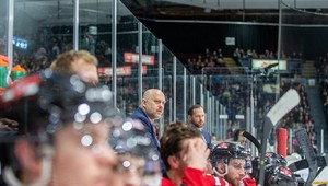 Hokej bez bodyčekov a vhadzovaní, znie z Kanady