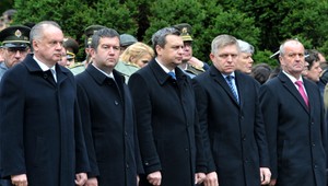 Pod Duklou zavládlo prímerie. Kiska a Fico si podali ruky