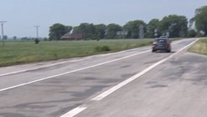 Chýbajúci priechod pre chodcov stál dievča(13) takmer život. Od polície sa obec pomoci nedočkala