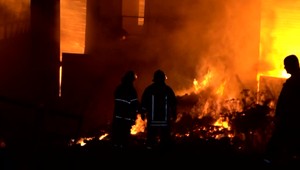 Obrovský požiar v Spišských Tomášovciach: Hasiči neukončili zásah ani po dvoch dňoch