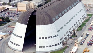 Budúcnosť je vo vesmíre. Google si prenajme časť základne NASA