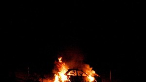 Drahý požiar, v Michalovciach zhorelo luxusné BMW