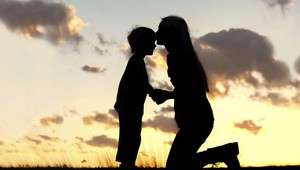 Parlament schválil zvýšenie materskej dávky