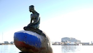 Ruská vlajka na Malej morskej víle: Vandali zneuctili symbol Dánska