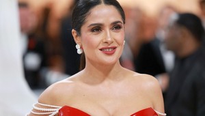 Neuveriteľné, ale tieto fotky delí 20 rokov: Salma Hayek je v plavkách stále bohyňa