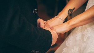 Ženích si vyrobil hanbu na sto rokov: Z nechutného detailu na fotke vám príde zle