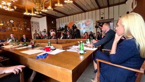 Kontroly a zdržania na českých a rakúskych hraniciach. Minister vidí problém na maďarsko - srbskej hranici