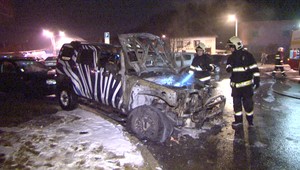 AUTENTICKÉ VIDEO. Zhorelo auto, ktoré používal Marián Kotleba