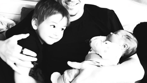 Dokonalá idylka obľúbeného moderátora! Novopečený dvojnásobný otecko sa pochválil prírastkom!