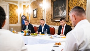 Na Úrade vlády sa diskutovalo o osude koalície. Prichádza rekonštrukcia kabinetu?