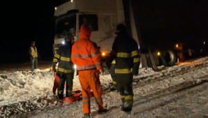 Snehová kalamita na východe Slovenska: V závejoch uviazlo niekoľko vozidiel