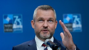 Slovenský a ukrajinský prezident diskutovali na summite NATO