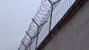 Riaditeľa nitrianskej väznice musia strážiť deň i noc. Polícia dostala informácie, že ho chcú zlikvidovať